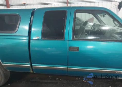 1996 Chevrolet Gmt-400 K1500 z USA, uszkodzony, nr VIN 2GCEK19M1T1112813